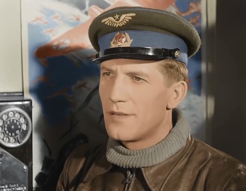 Кадр из фильма «Небесный тихоход» 1945 год реж. Семён Тимошенко