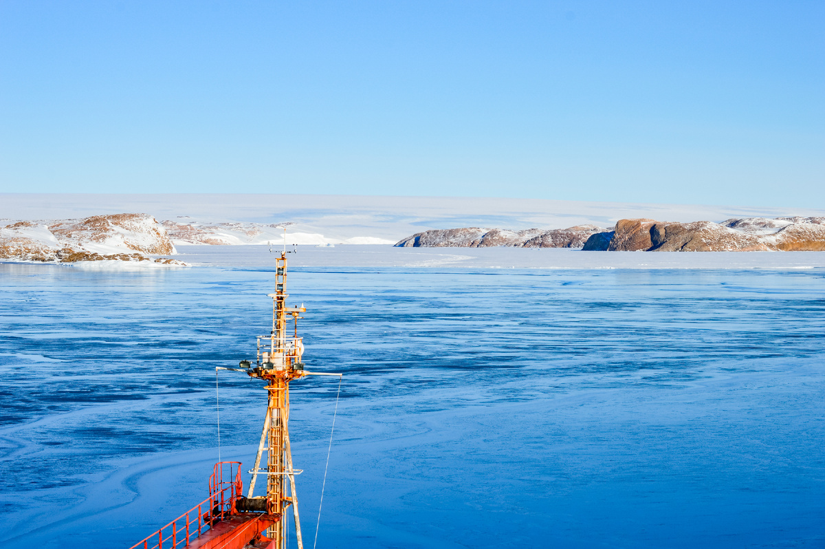 Дорога на работу занимает пару месяцев. А кто-то жалуется на утренние пробки в 40 минут...