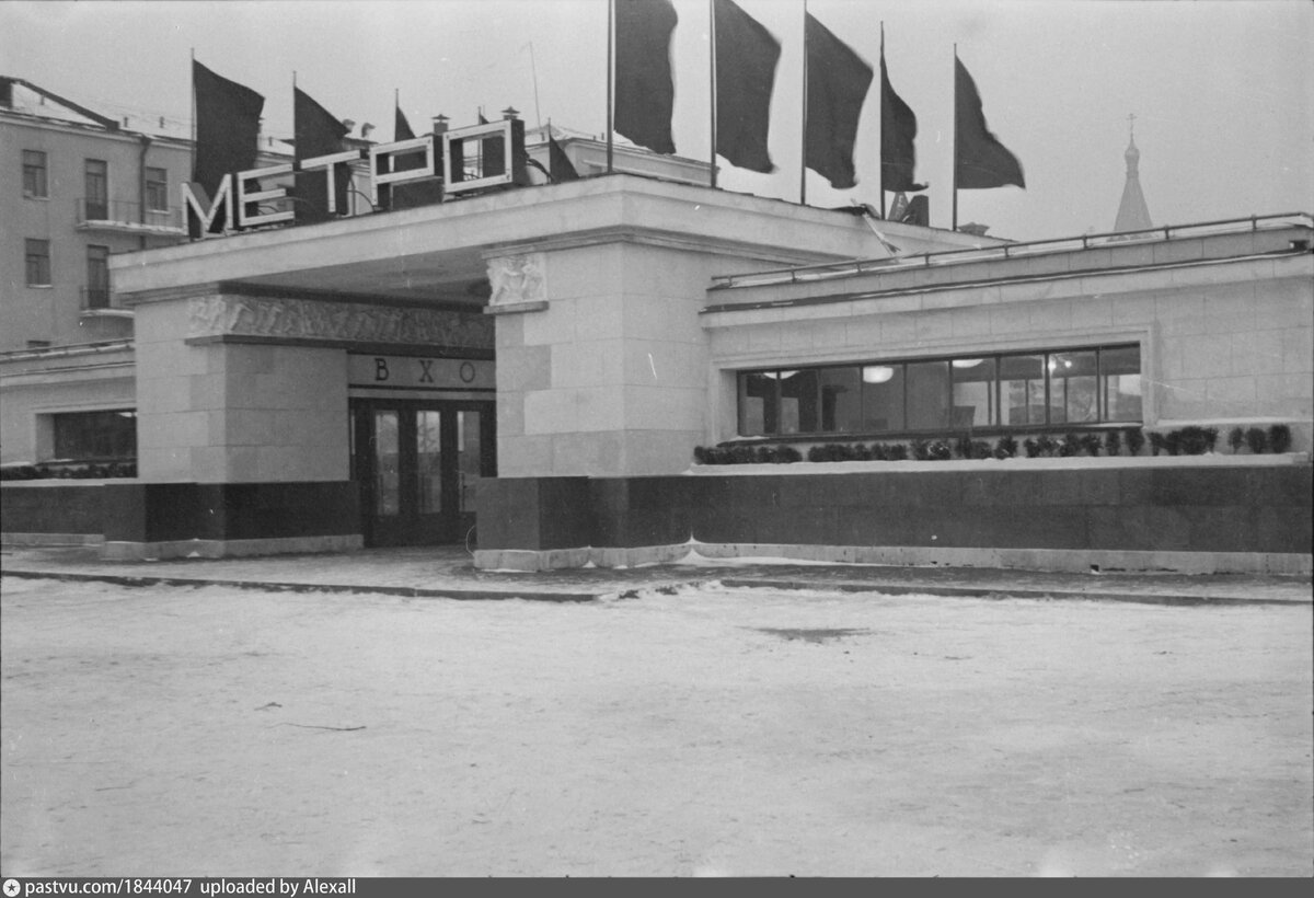 вестибюль станции метро "Сокольники", 1935 г., автор фото В. П. Гребнев, источник:https://pastvu.com/p/1844047