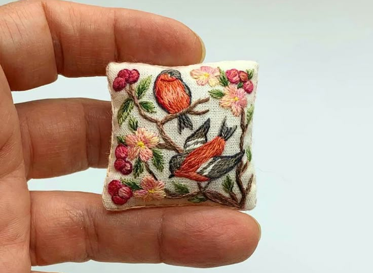 🌺 «Мини-творчество в эпоху спешки: Тренд на микроформаты в рукоделии»