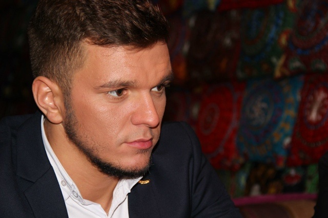 Такие мужчины долго одни не бывают