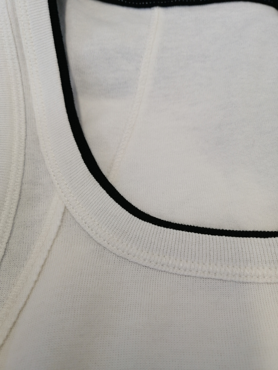 Двойная окантовка горловины на образце 