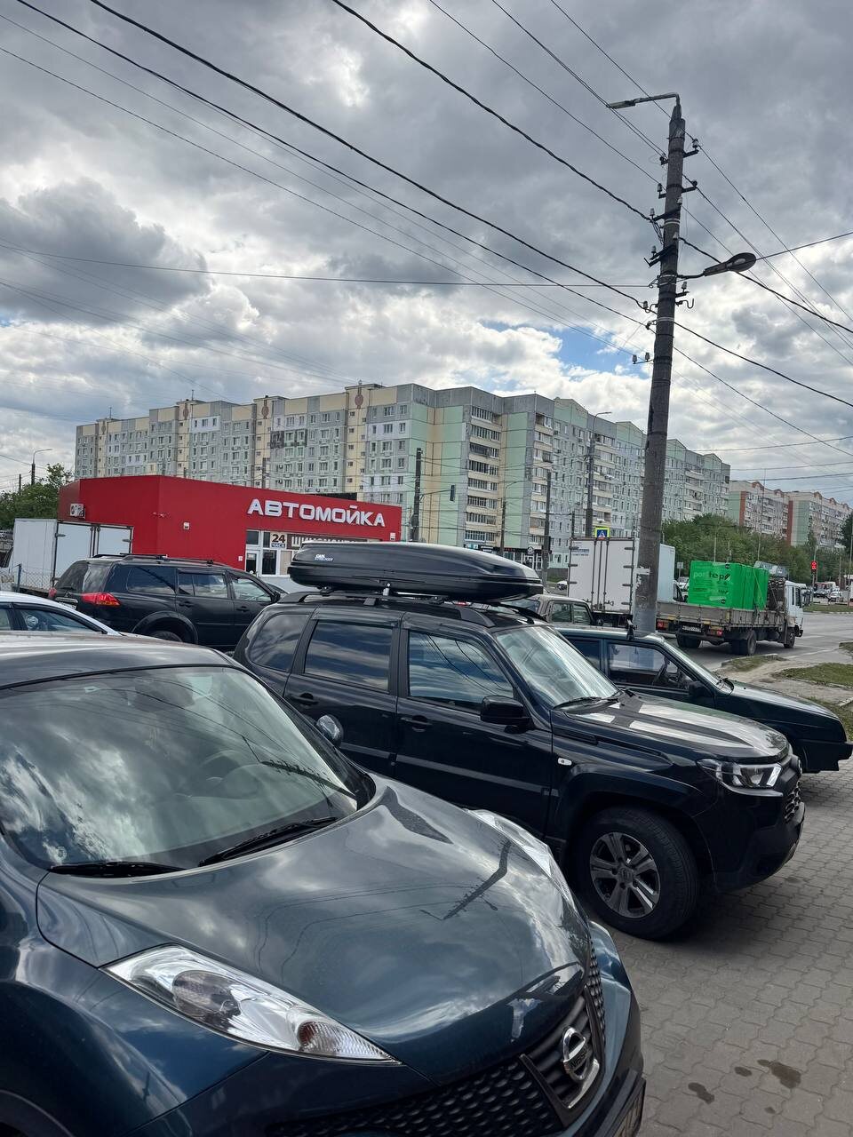Установка багажника и автобокса 470л на Lada Niva Travel в Туле