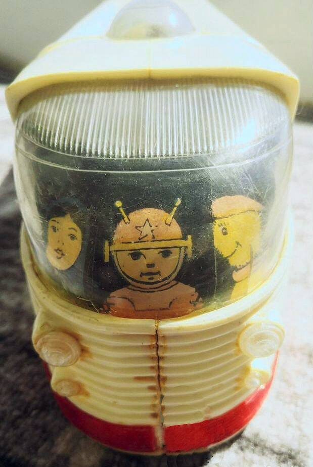 Игрушка "Электровоз", фото из открытых источников.