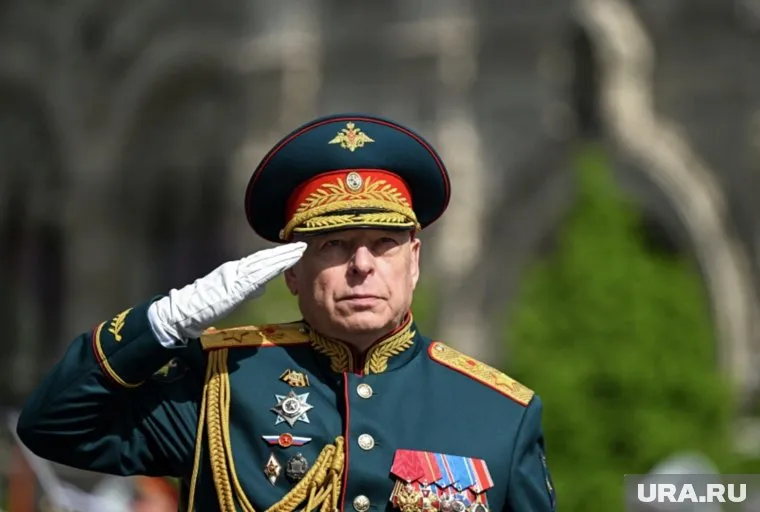 Салюков несколько лет командовал Парадом Победы на Красной площади
Фото: Евгений Биятов / РИА Новости