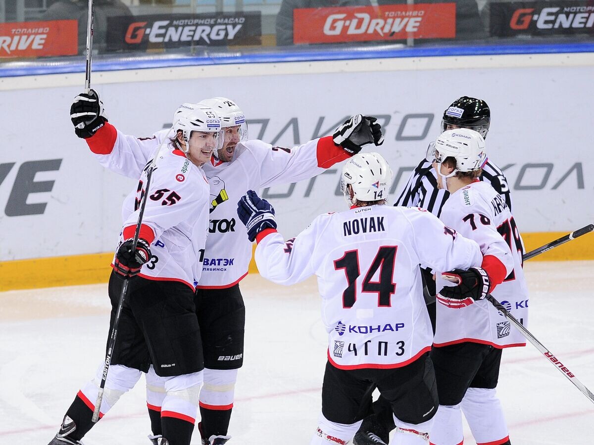    Хоккеисты челябинского "Трактора"© Фото : предоставлено пресс-службой ХК "Трактор"