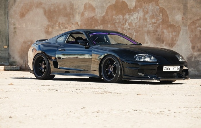 Мотор Toyota Supra MKIV выдает до 320 л. с. мощности/ Фото: drive2.ru