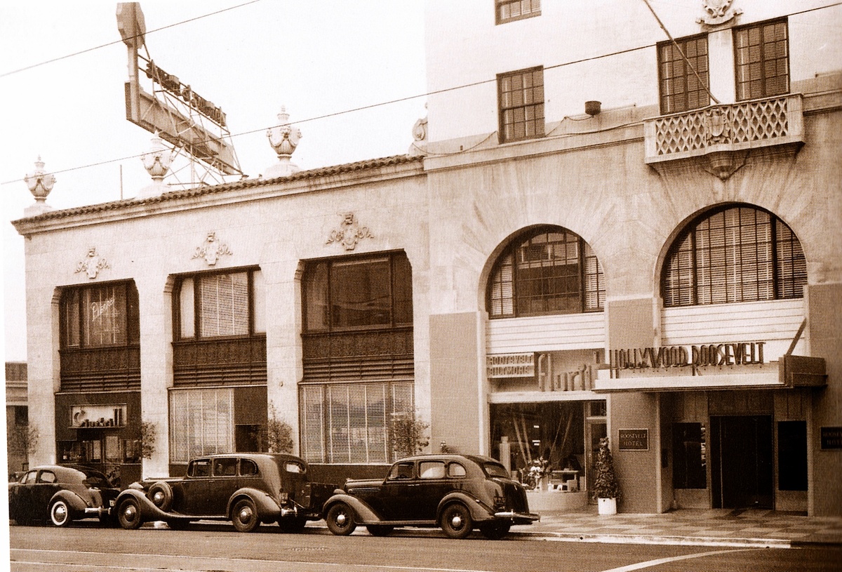 Отель Рузвельт в 20-х годах.Еще в нём  водятся приведения. (Фото из открытых источников)