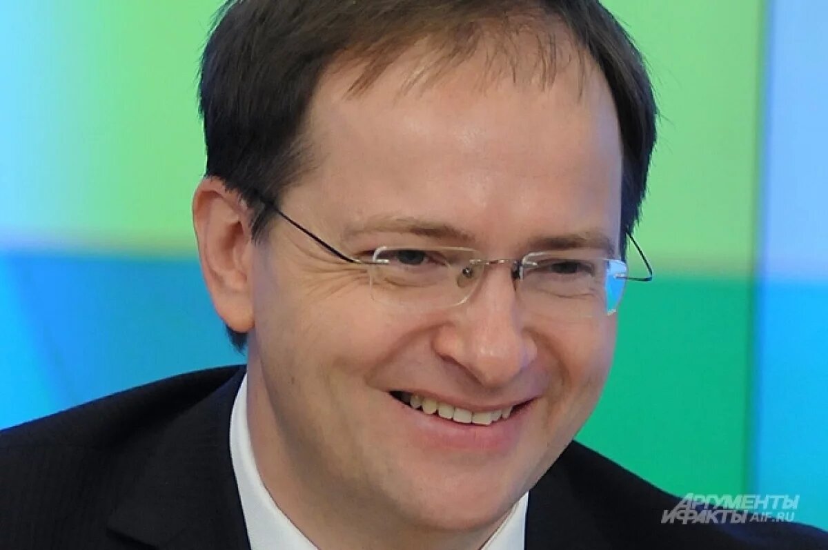    Делегация РФ после заявления Мединского покинула генконсульство в Стамбуле