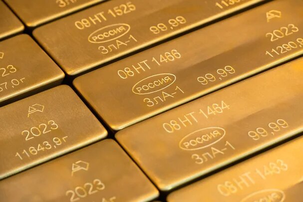 Золотой шторм: инвесторы массово уходят от риска в драгоценные металлы