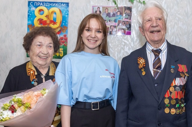    Волонтеры Алексея Вихарева Оливия Ильинская