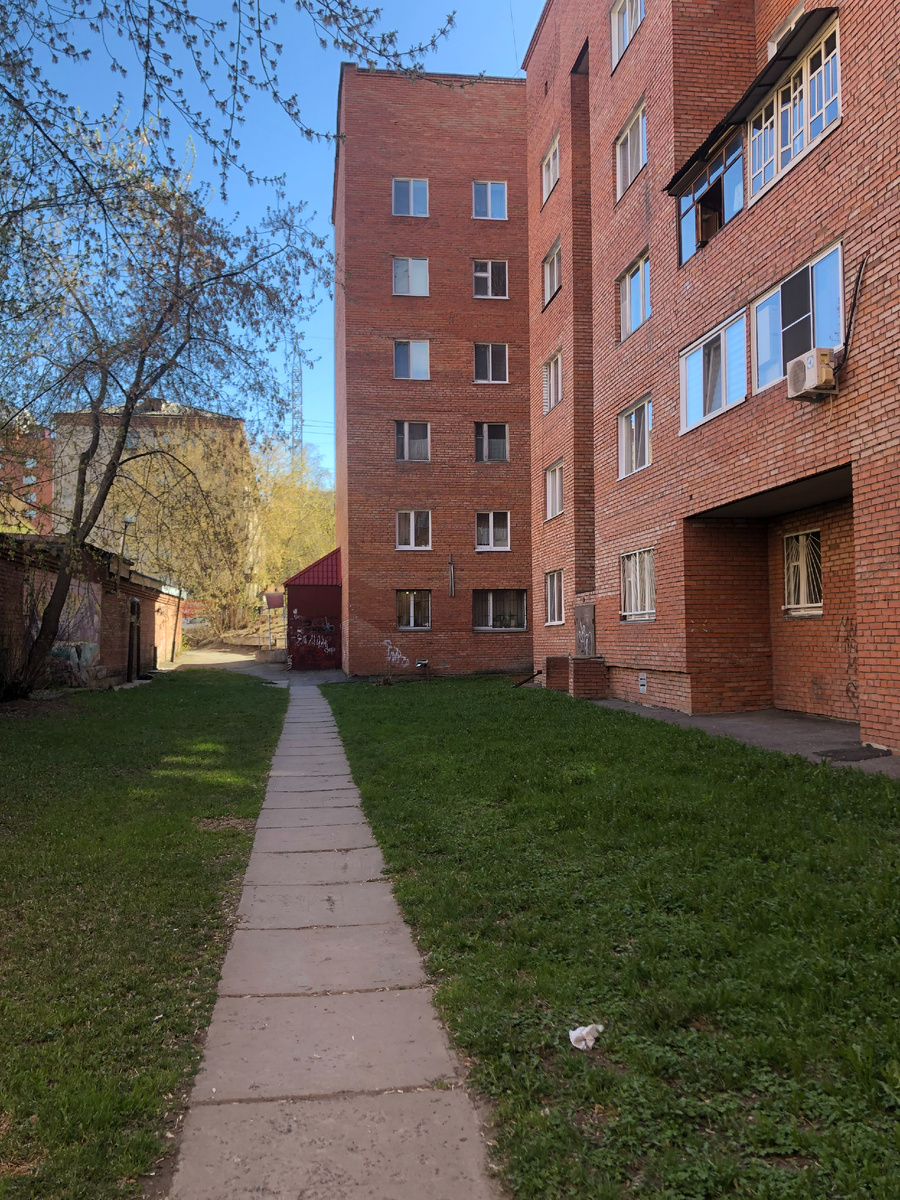 Просто дом, но что-то в этой укромной дорожке зацепило