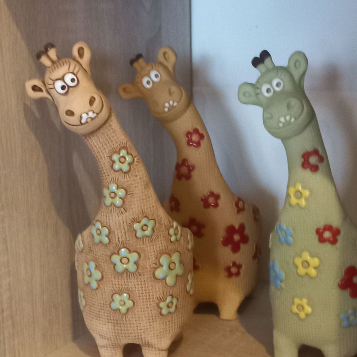 Фото из гончарной мастерской с. Золотое, Саратовской области.