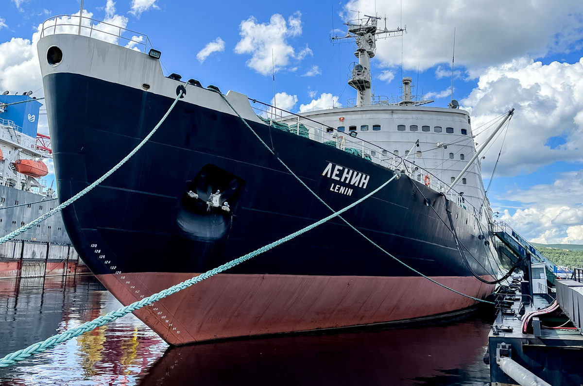 Все больше туристов хотят приехать в Мурманскую область на день ВМФ.  Фото: Анна Крючкова