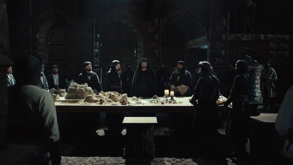 В этой статье мы рассмотрим 10 самых могущественных тайных обществ, их цели, ритуалы и влияние на мировые события. Некоторые из них существуют до сих пор, другие канули в лету, но их наследие продолжает будоражить умы.