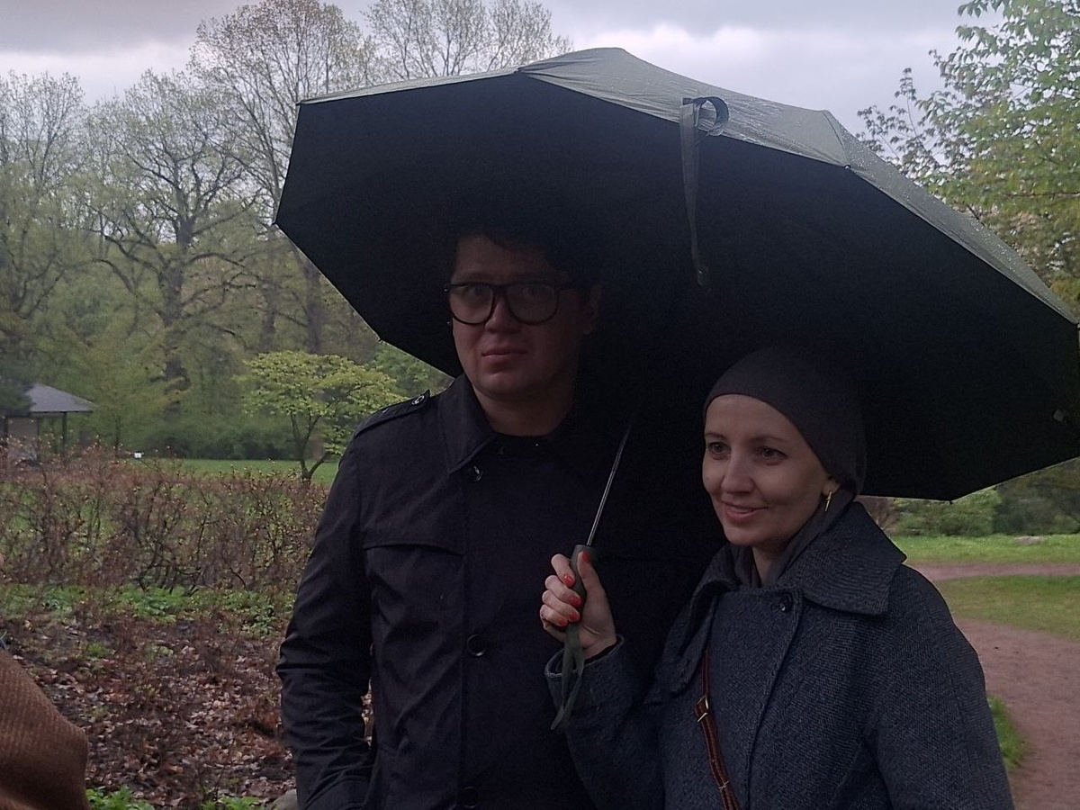 Скоро у мужа юбилей 18 мая,спасибо ему за поддержку.Я знаю,что морально ему и детям тяжелее все это переносить,чем мне.