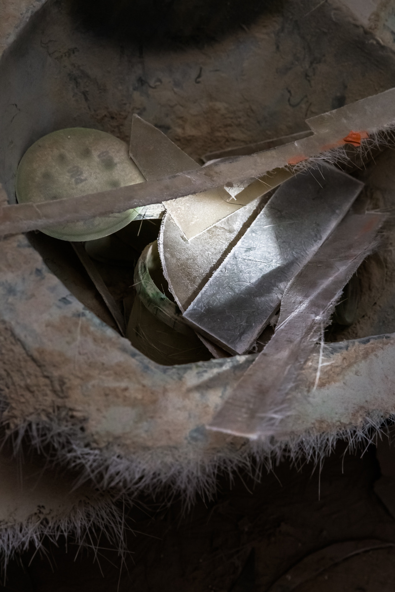 Как клеить стеклопластик?