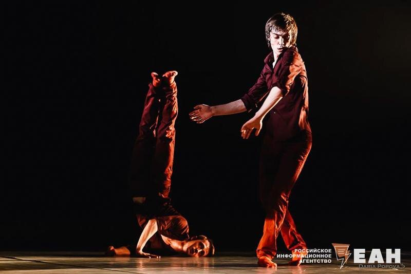    Спектакль Trio. Хореография - Кристин Ассид (Франция). Премьера - 2017 г.