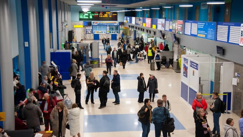     Аэропорт им. Титова. Дмитрий Лямзин