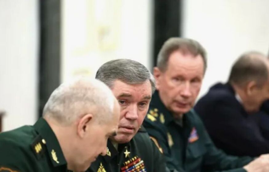    «Возможно объявление долгого перемирия. Наступление прекратить»: Путин шокировал всех на совещании