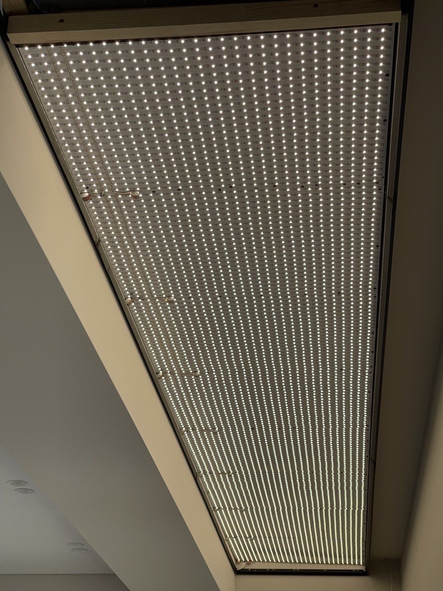 Световой натяжной потолок. Установка.