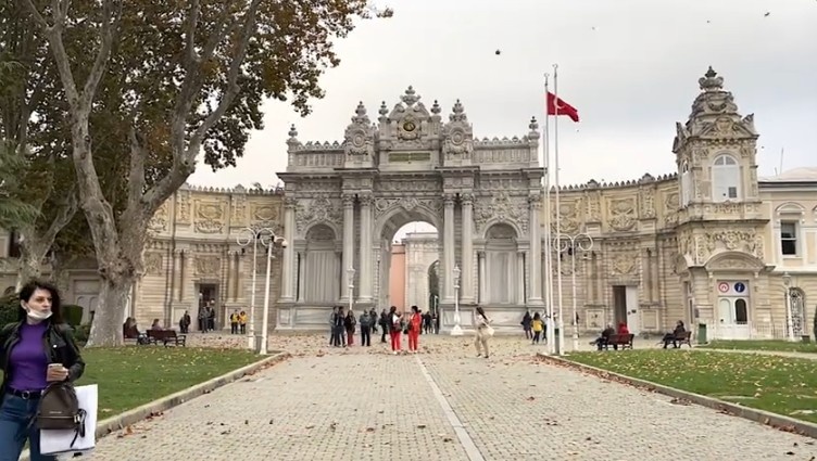 Дворец Долмабахче / Кадр видео Rutube