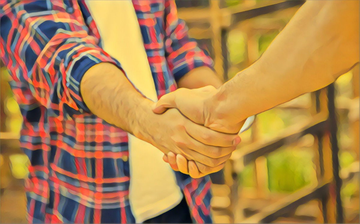 Мужское рукопожатие товарищей