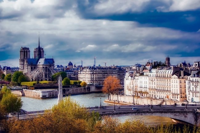    Париж