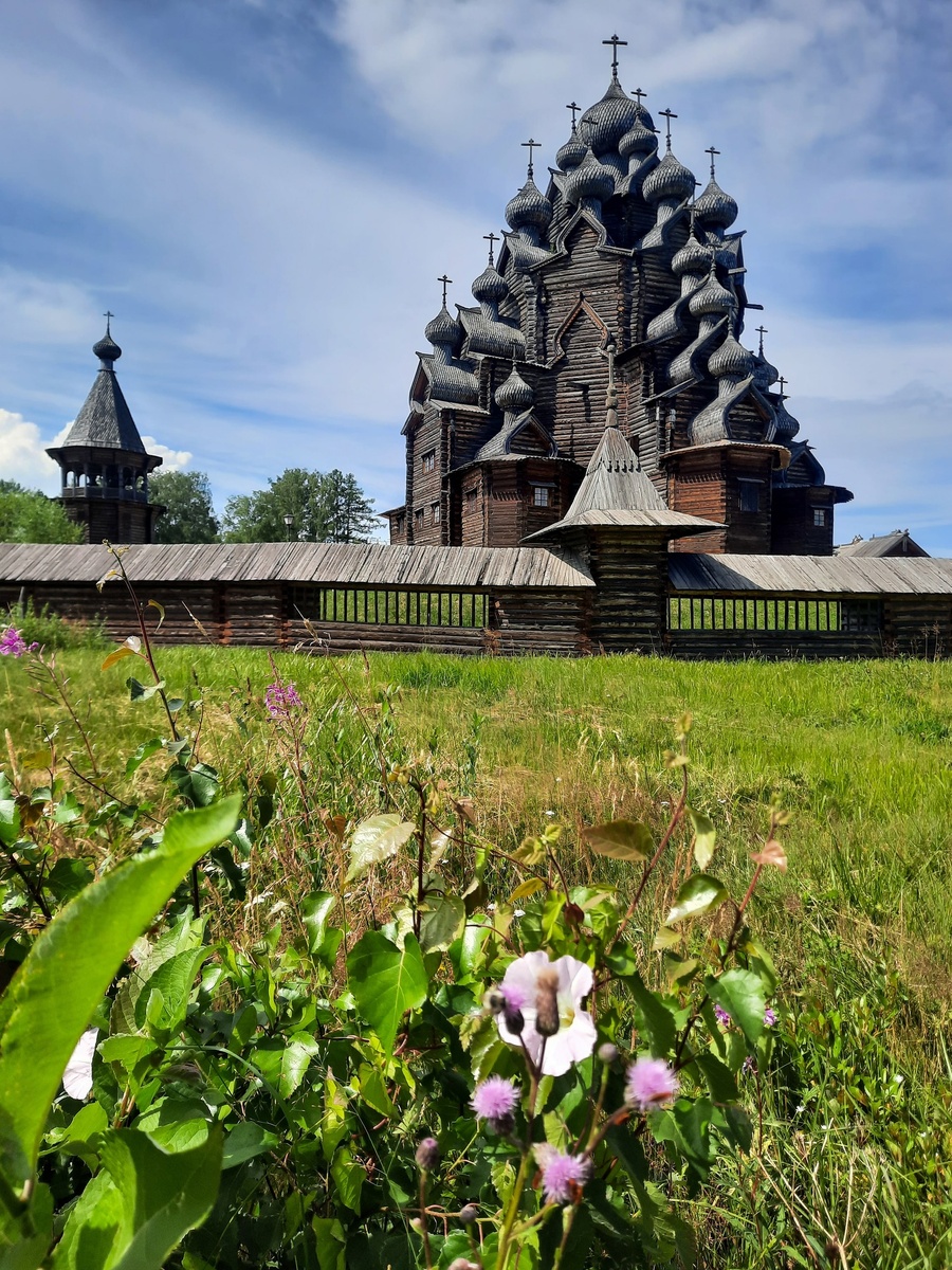 Усадьба Богословка летом