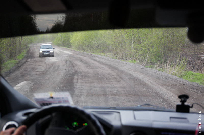    Мэр Роман Маслов и депутат Заксобрания Елена Быкова встретились с жителями причалов вечером 15 мая