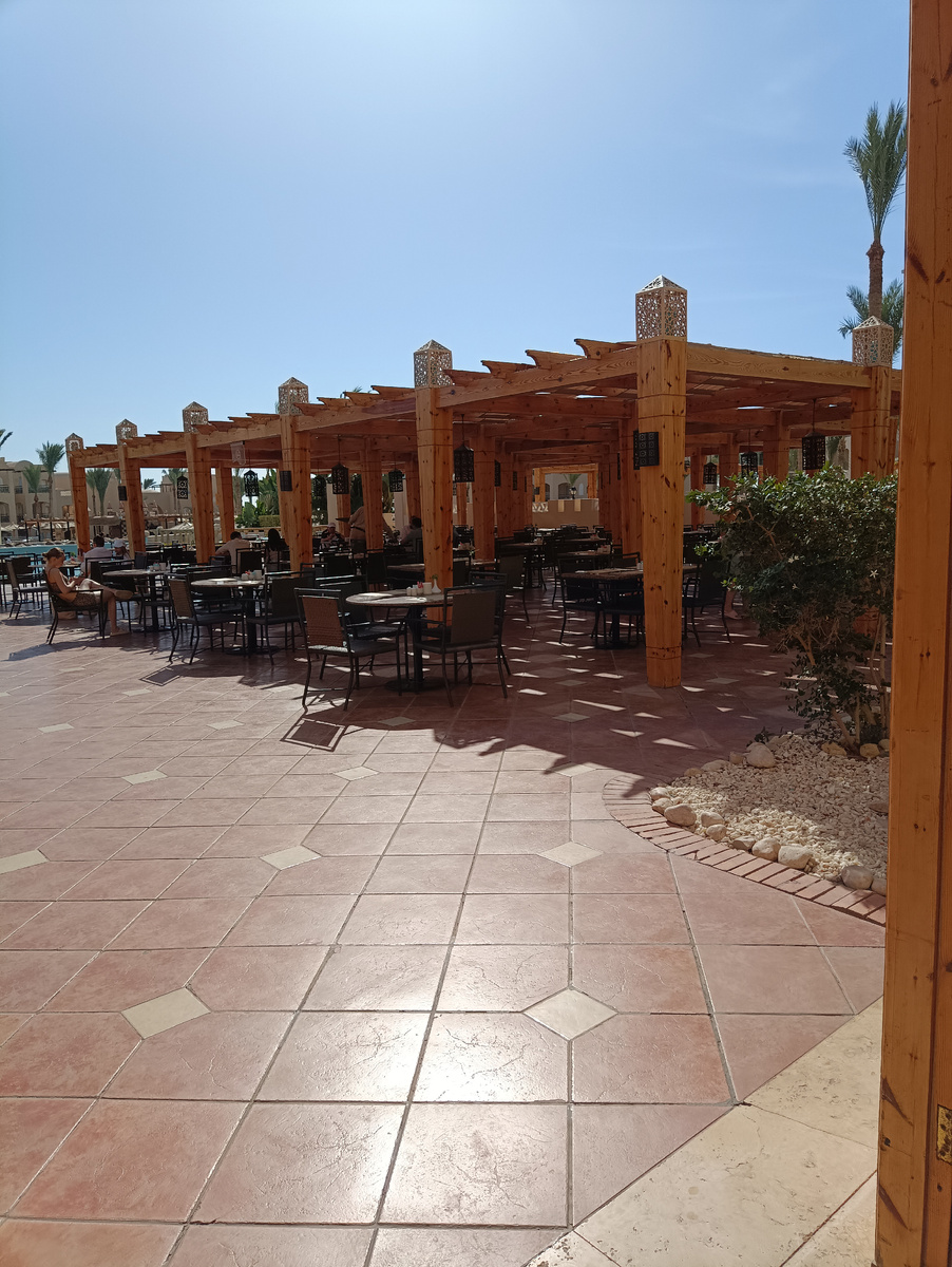 Открытая веранда ресторана