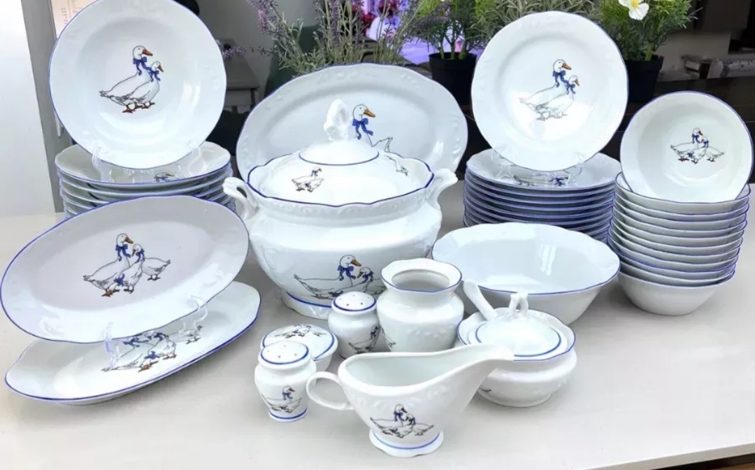 Столовый сервиз на 12 персон