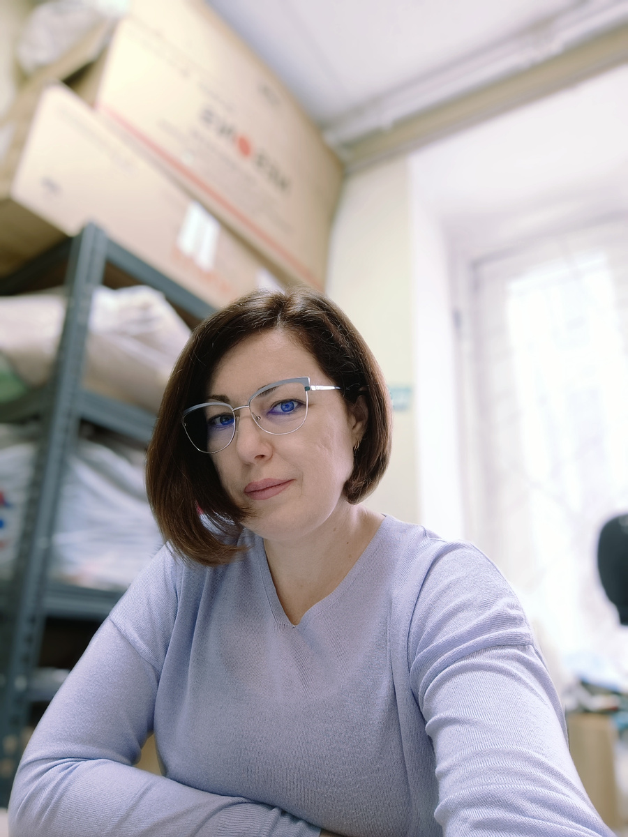 Вот так это выглядело. Немного затëрла фон, чтобы не так сильно хламно было🙈