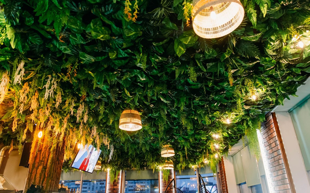 Выполнено декораторами Me Decor