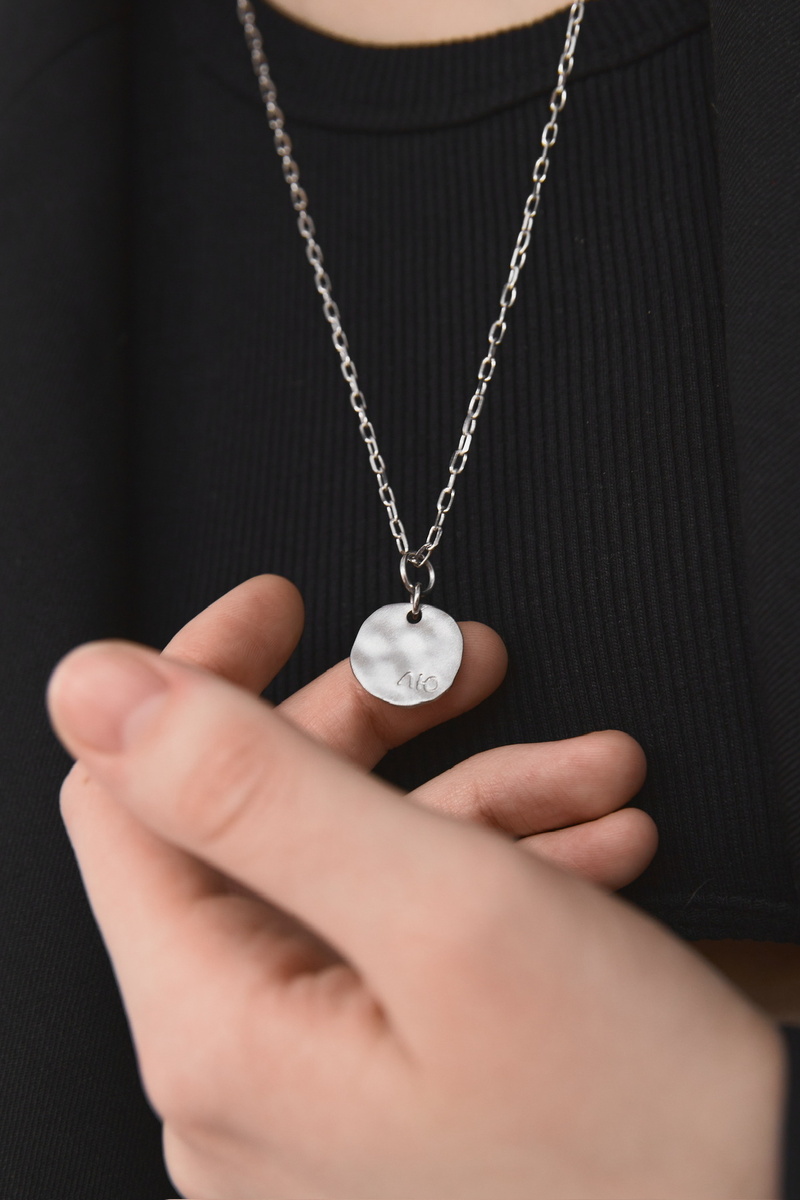 Серебряный медальон «ЛЮ»