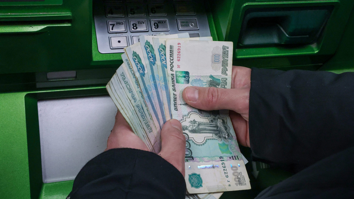    Получить выплаты могут и те, кто трудится на пятидневке. Фото: Belkin Alexey / news.ru / www.globallookpress.com