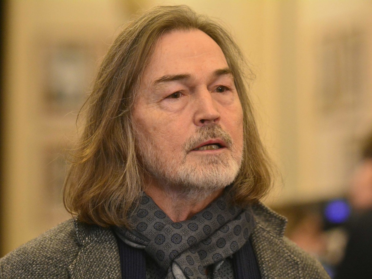 Никас Сафронов