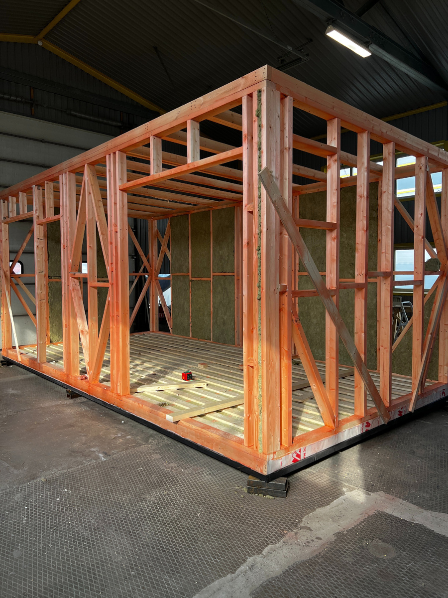 Кракас бани, обработанный огнебиозащитой