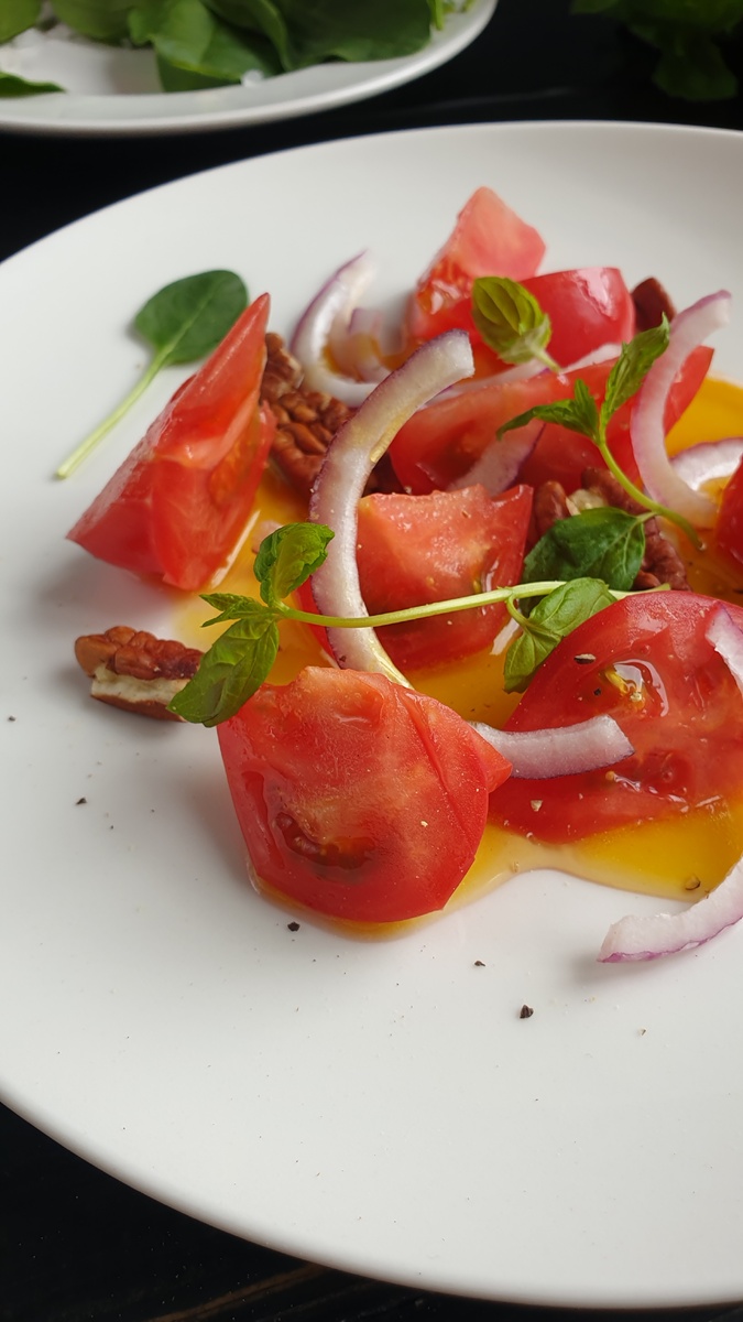 Если не смешивать ингредиенты заранее, можно получить такую "ресторанную" подачу как на фото)