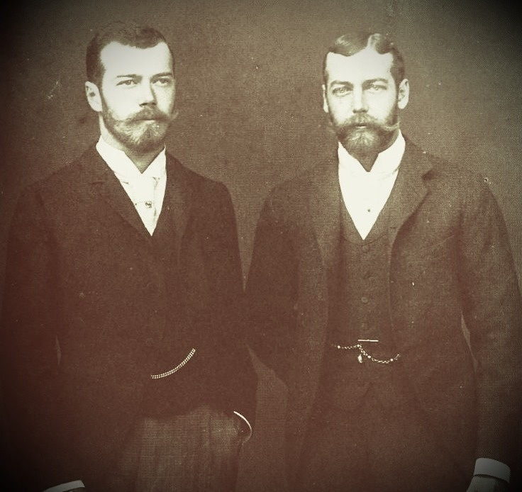 Николай II и Георг V. Изображение взято с Яндекс картинок.