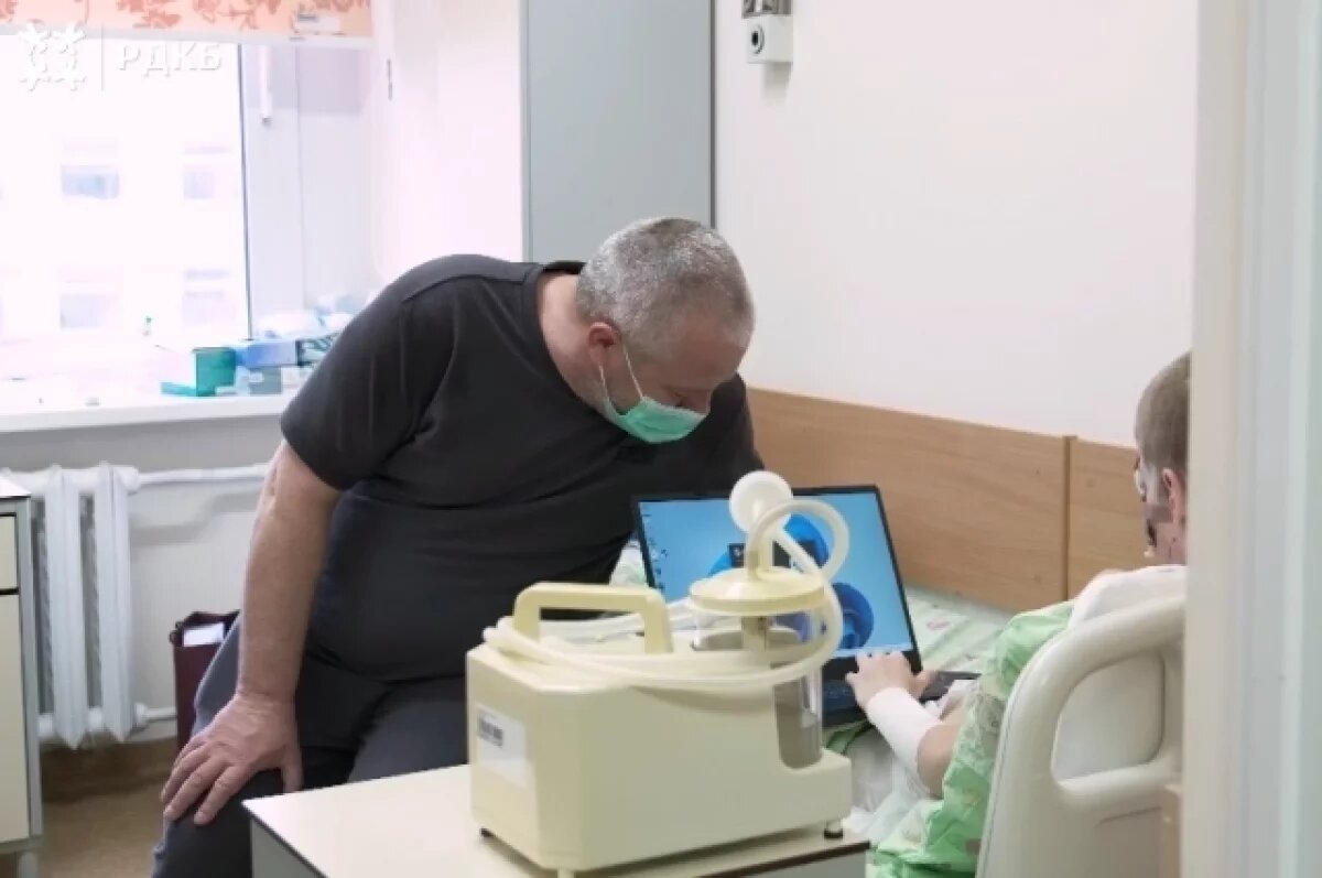    Покусанный хаски сочинец рассказал о самочувствии после замены трахеостомы