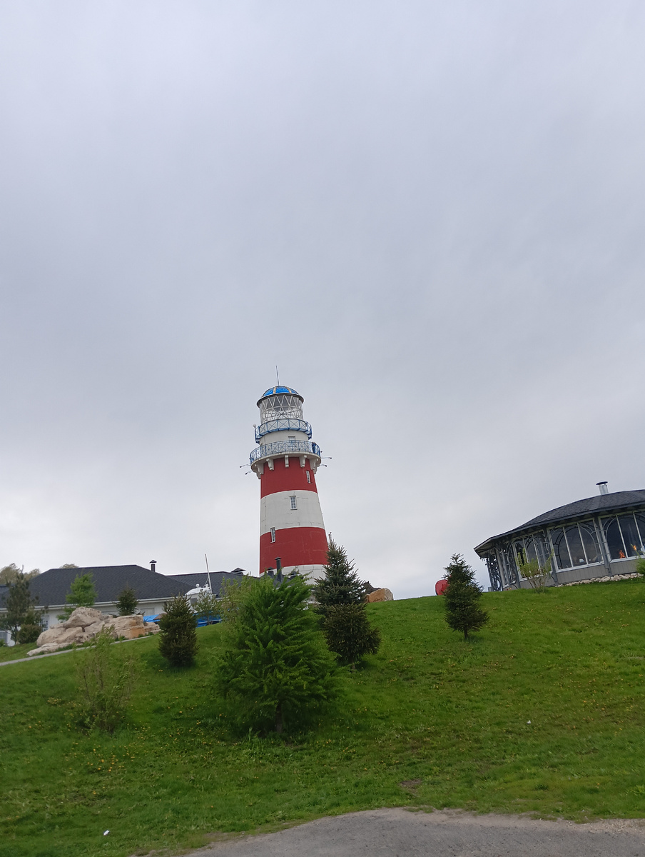 Ресторан и маяк