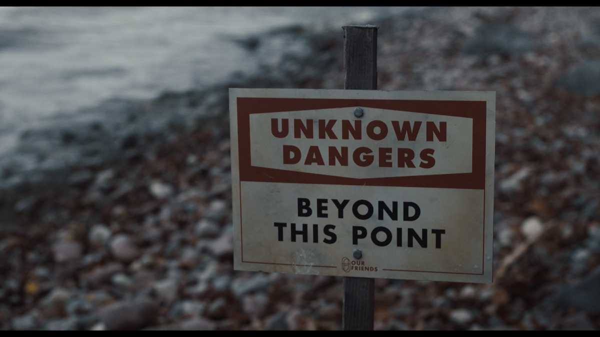 Кадр из фильма Заведи меня (2024)