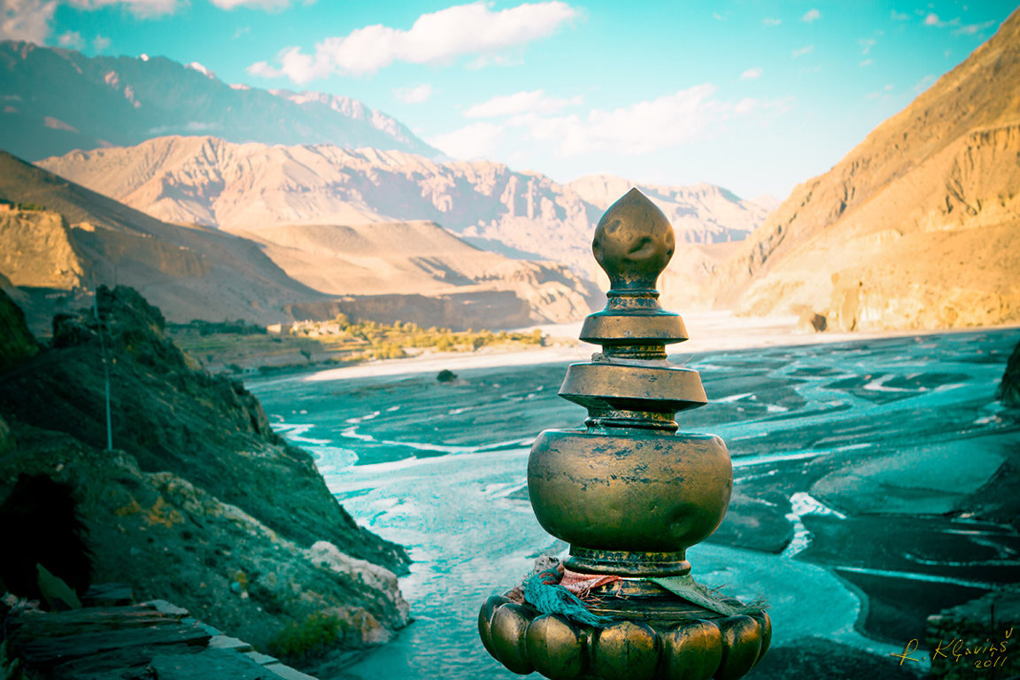 Вид на долину Мукти Натх и реку Гандаки