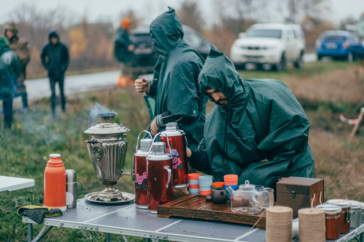 Культовый термос из СССР со стеклянной колбой держит температуру часами! Его единственное слабое место — крышка, но её можно приоберсти в магазине Мойчай.