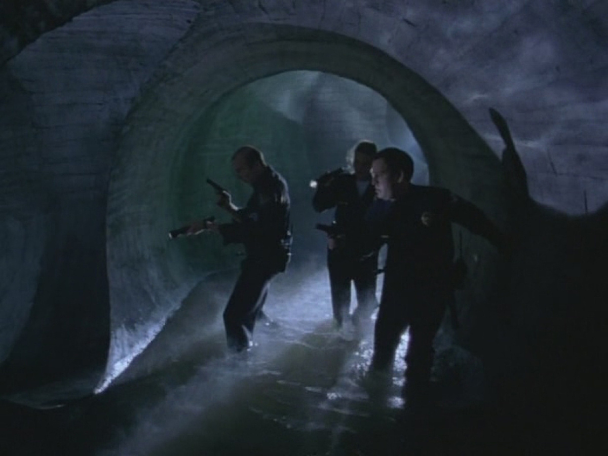 Кадр из фильма «Лабиринты тьмы» (2001)