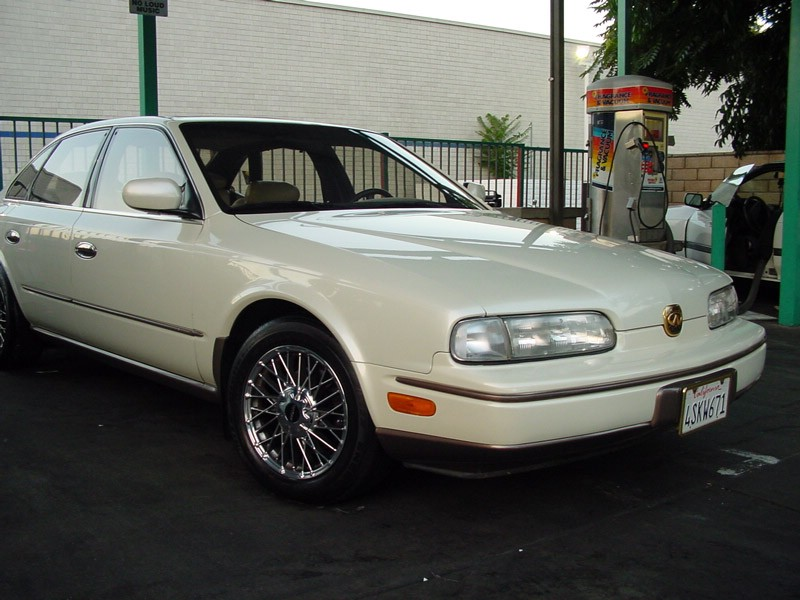 Первое поколение до рестайлинга. Фото взято из https://neo-drive.com/image-model/6630-1991-infiniti-q45-1.jpg.html
