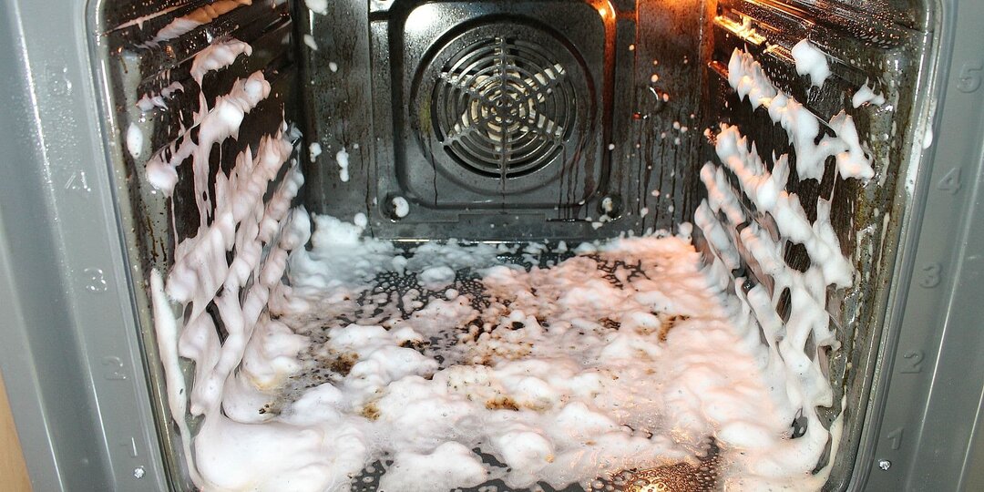 Как правильно помыть духовку