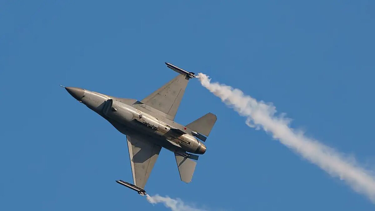    F-16