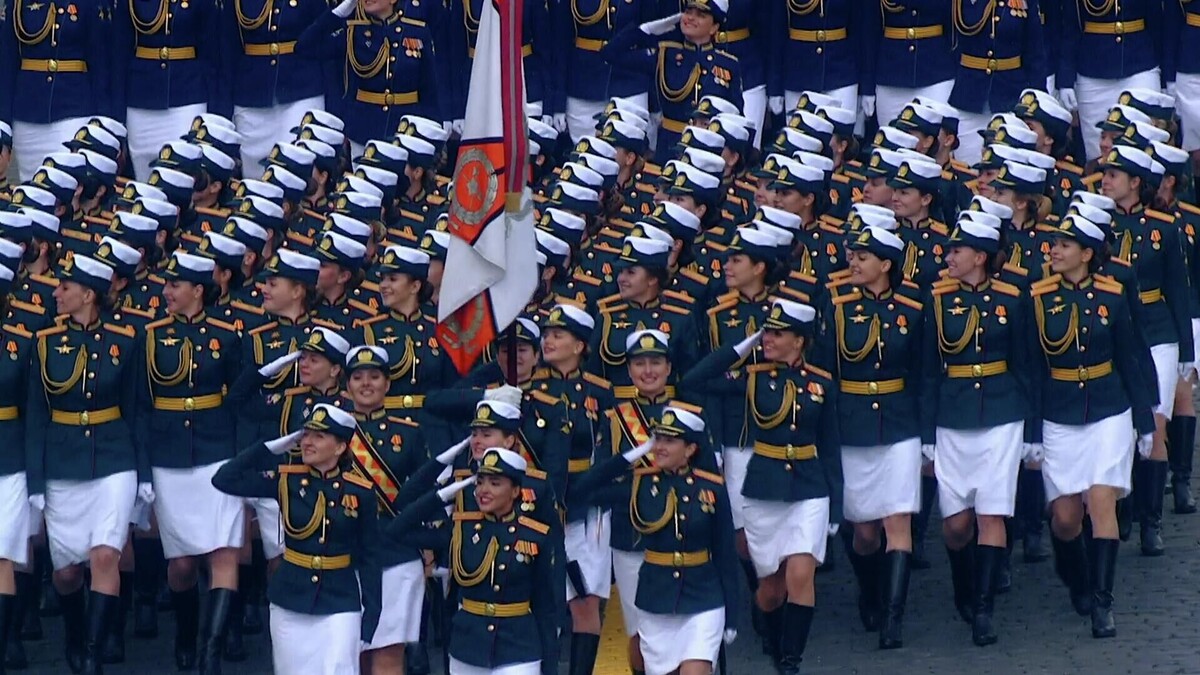 Строй женского парадного расчёта (фото из общедоступных источников)